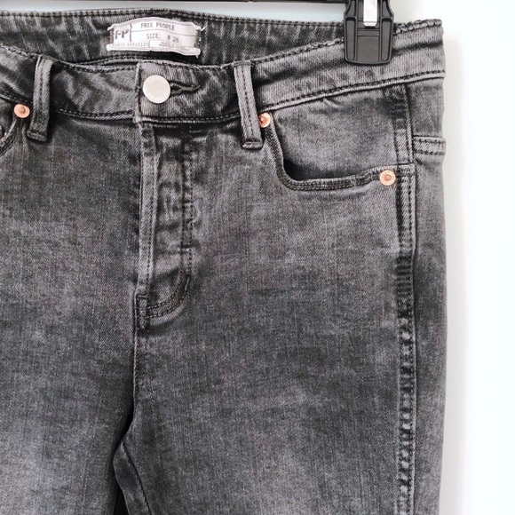 Free People Faded Black Skinny Jeans Size 26 - Picture 2 of 4